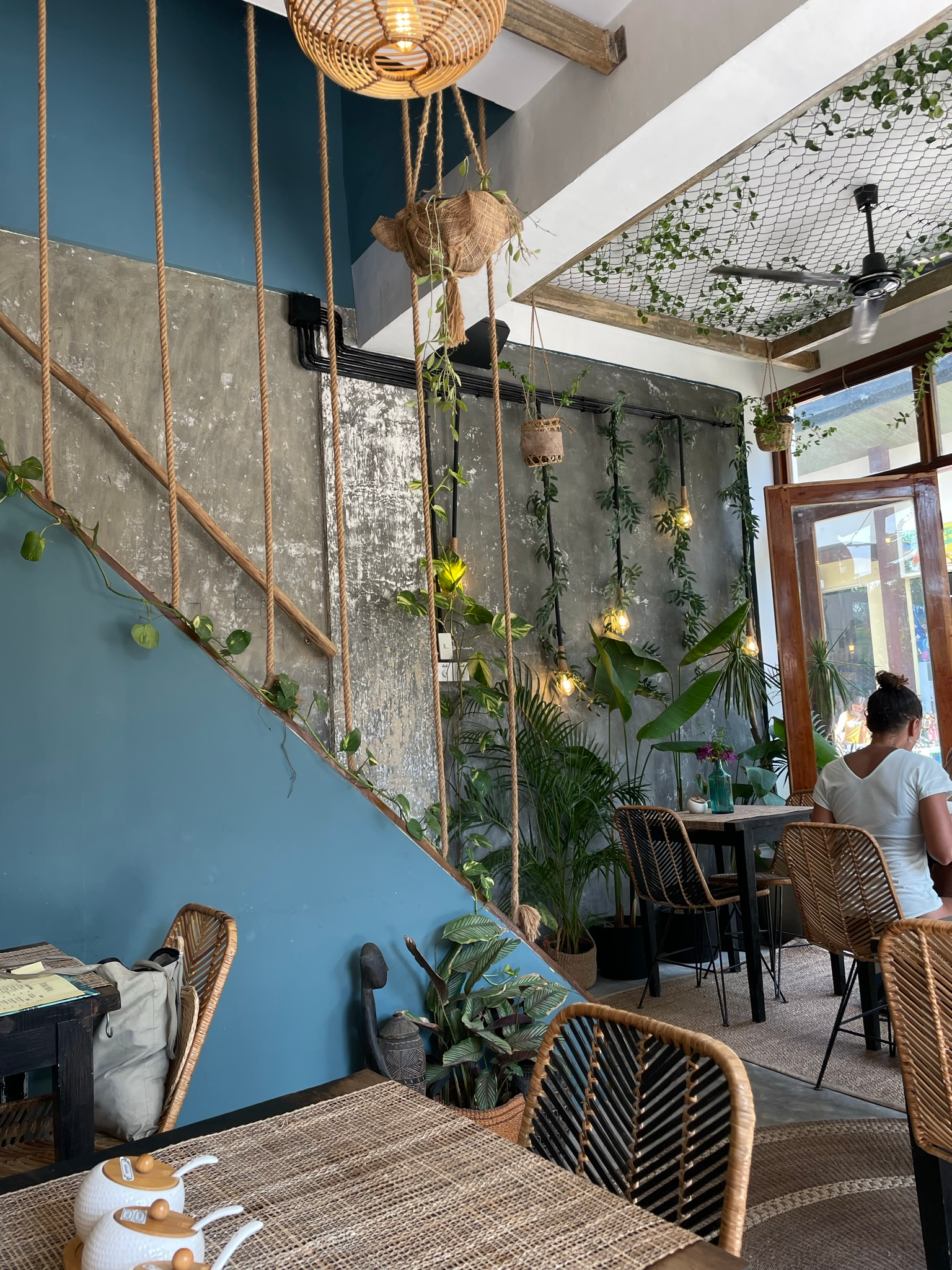 🥐 Top 3 Breakfast Spots in El Nido, Philippines You Don’t Want to Miss